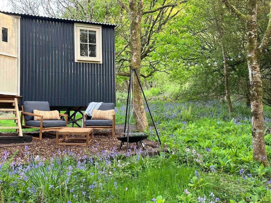 Cornwall Woodland Shepherd'S Hut - Dennis Hut โบดมิน ภายนอก รูปภาพ